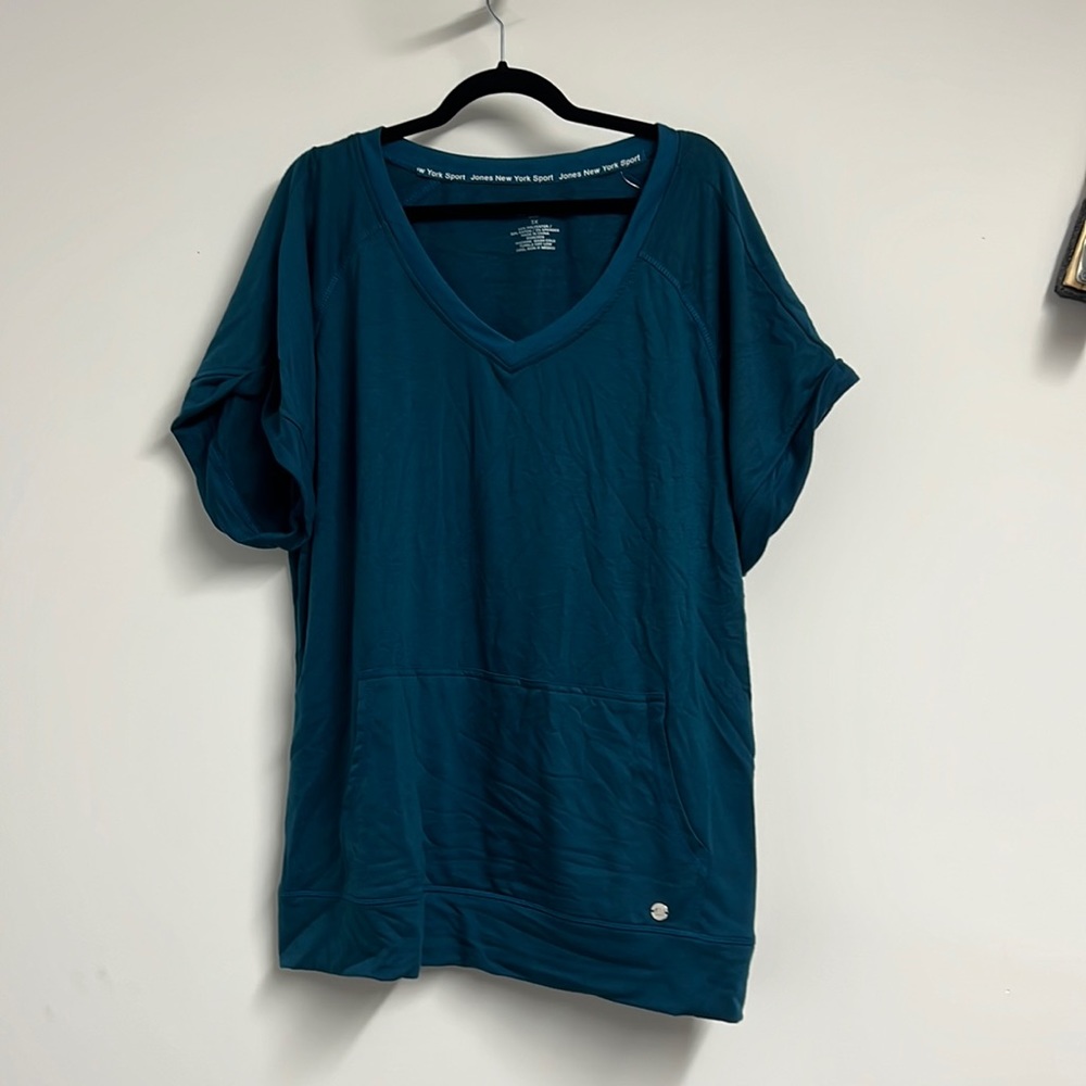 New York Jones Active Sport Top with Pockets